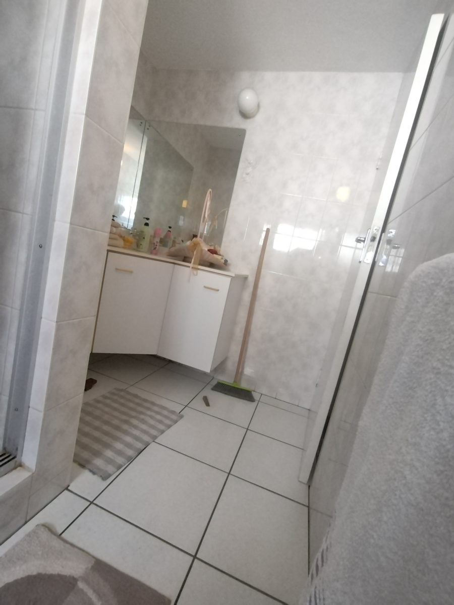 4 Bedroom Property for Sale in Wavecrest Eastern Cape